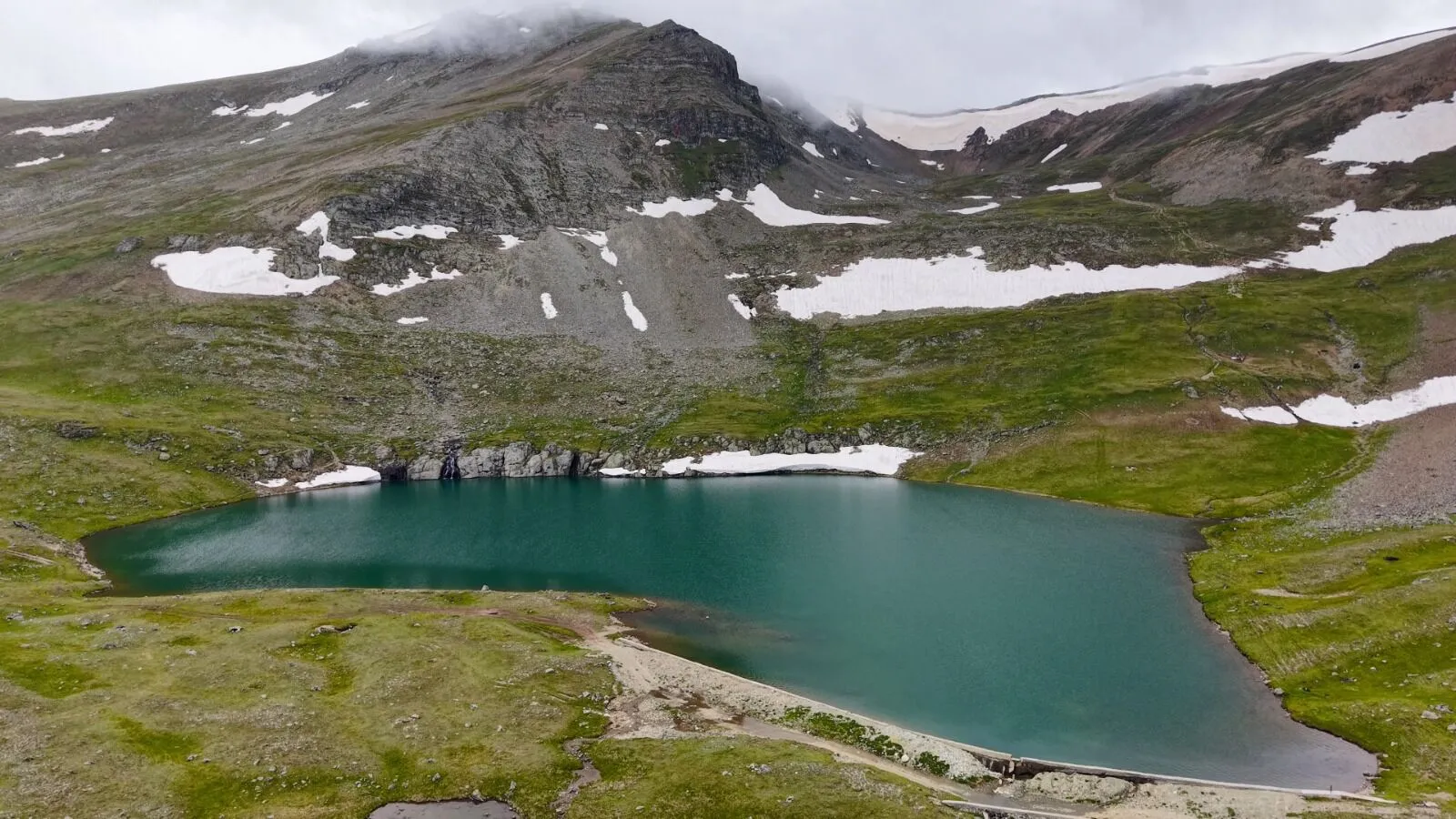 Trabzon İli Sürmene İlçesi Çarşı Mahallesi Terfi Hattı